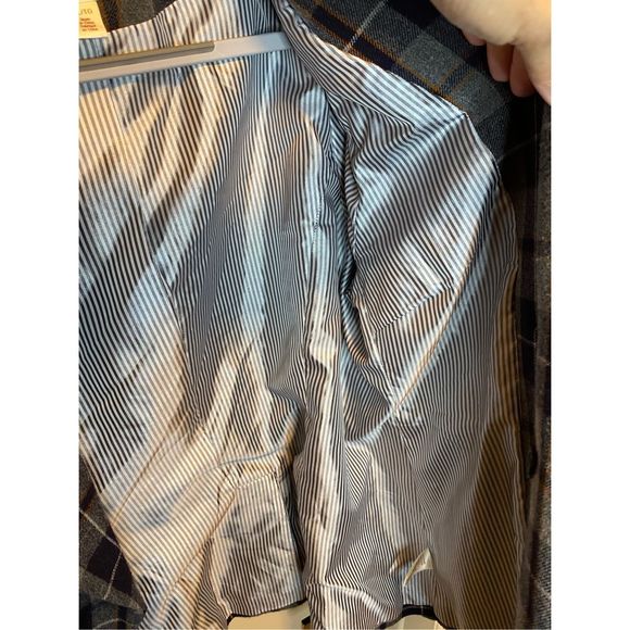 XL, Autres filles, plaid blazer in blue and grey with usable pockets. Like new! - Picture 4 of 9